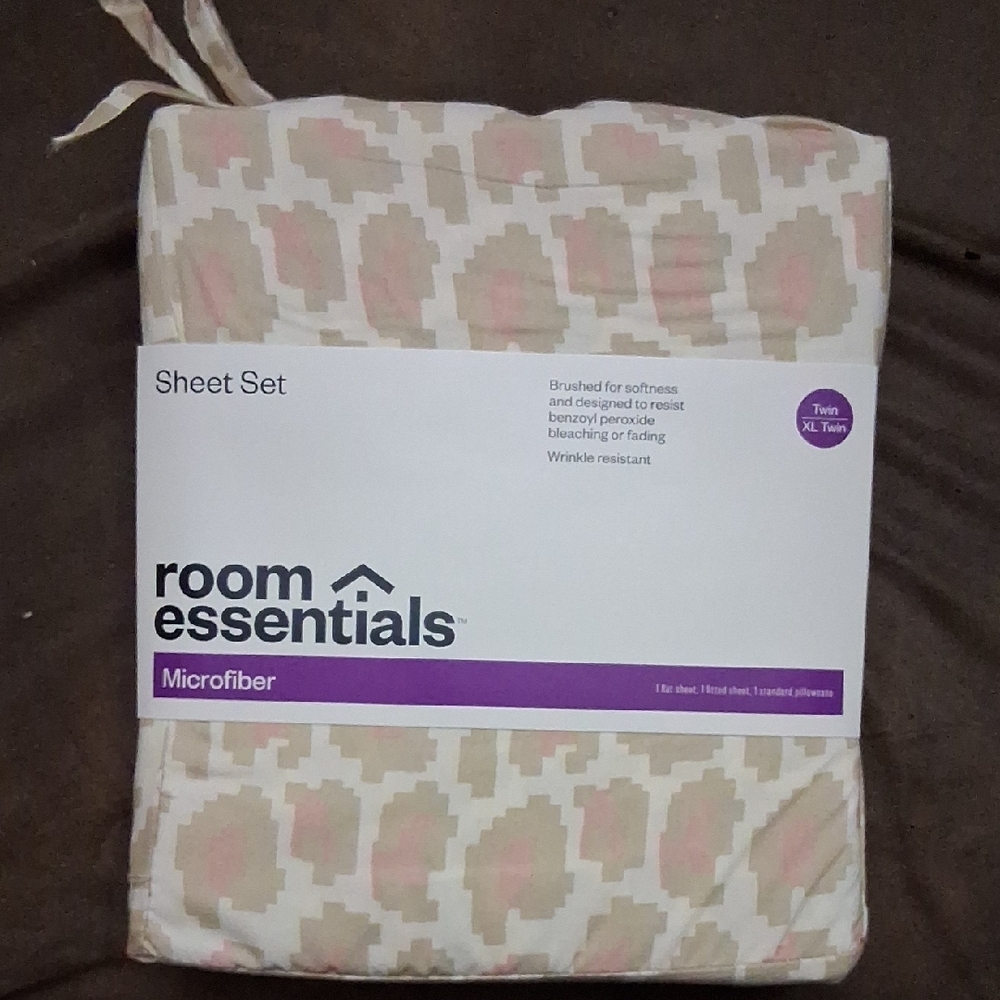 Room Essentials Microfiber Twin/XL Twin Sheet Set